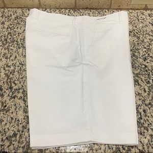Greg Norman Men's Golf Shorts NWOT Never Worn White Size 38 Straight Front